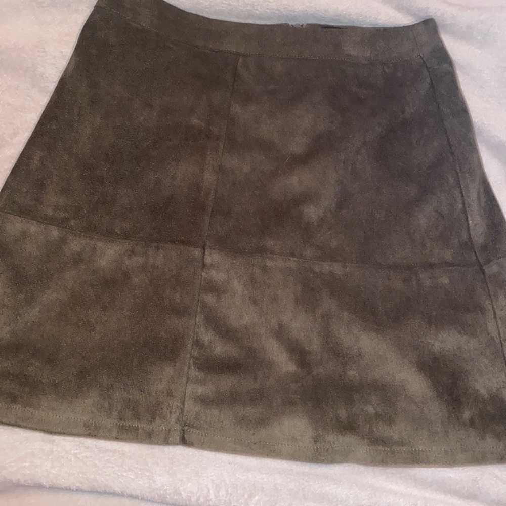Dark green/brown skirt with zipper in the back